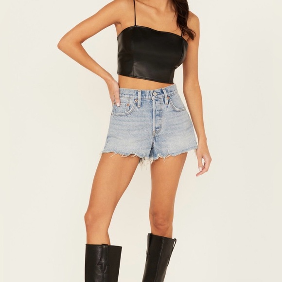 Levi's Women's Light Wash 501 Original Denim Shorts - Picture 1 of 12